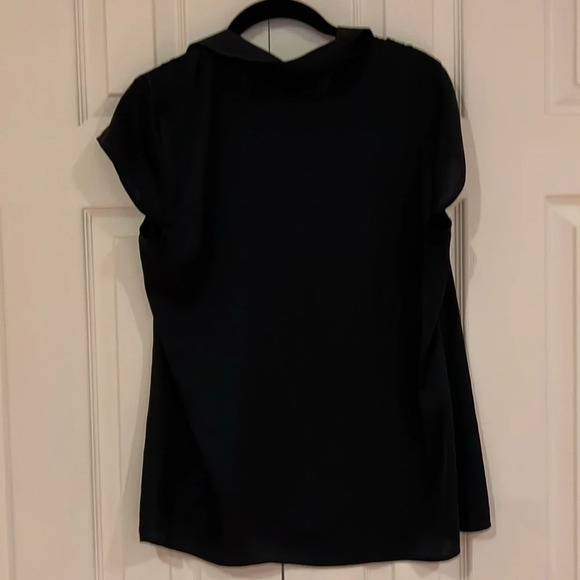 Loft navy silky cap sleeve blouse with buttons Sz M - Picture 5 of 10